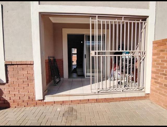 2 BEDROOM PROPERTY TO RENT IN MONAVONI